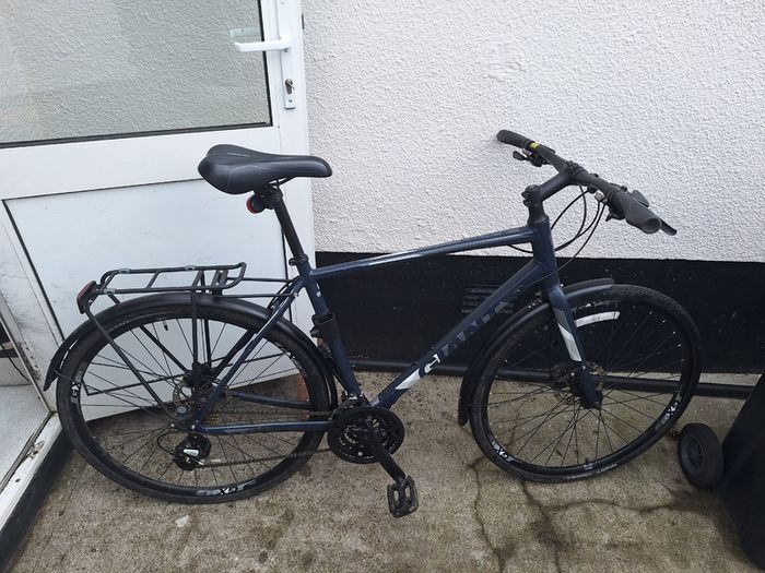 Giant Escape Hybrid Bike Disc Brakes Excellent Commuter