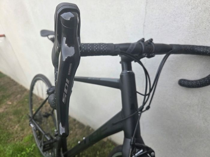 Cube attain road bike