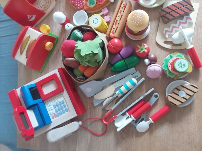 play kitchen le toy van