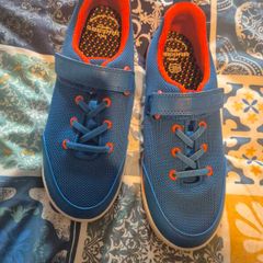 Boys Clarks trainers- Size UK 5G