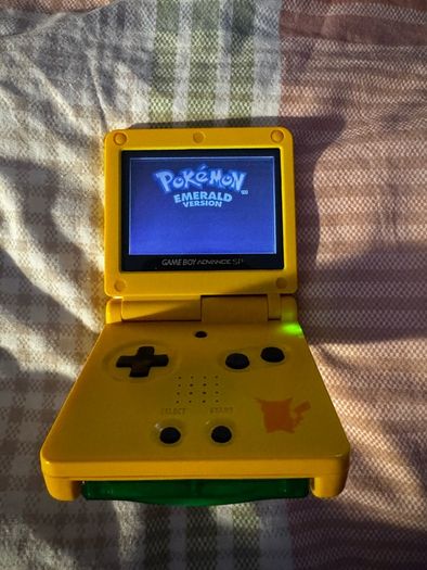 Pokemon Gameboy advance + 6 Pokemon Games