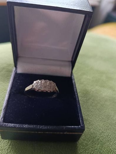 Antique 18ct gold and platinum ring