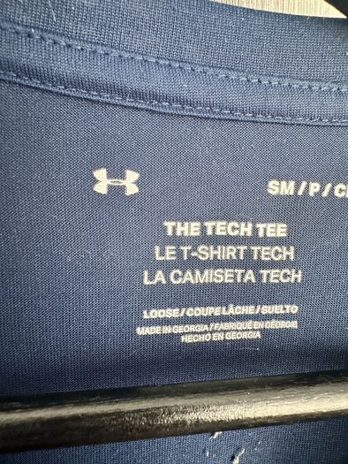 Under Armour Top - Small