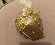 Meadows and Byrne gold bauble christmas candle