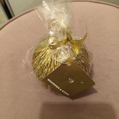 Meadows and Byrne gold bauble christmas candle