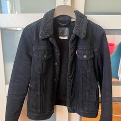 Levis  jacket woman's trucker
