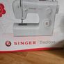 singer sewing machine Image 9
