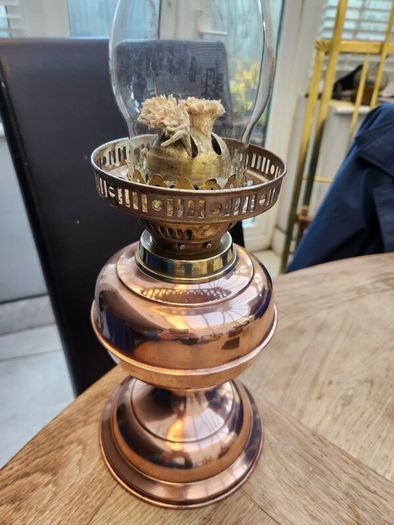 Victorian duplex copper oil lamp. Working.  Polished