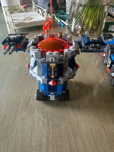 lego nexo knights Axl's tower carrier