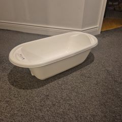 Baby bath tub