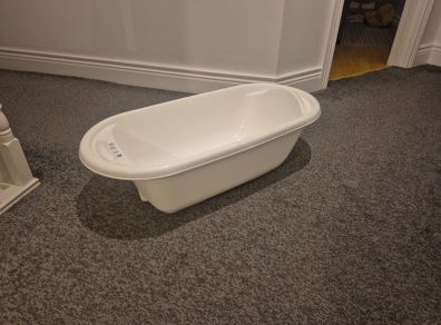 Baby bath tub