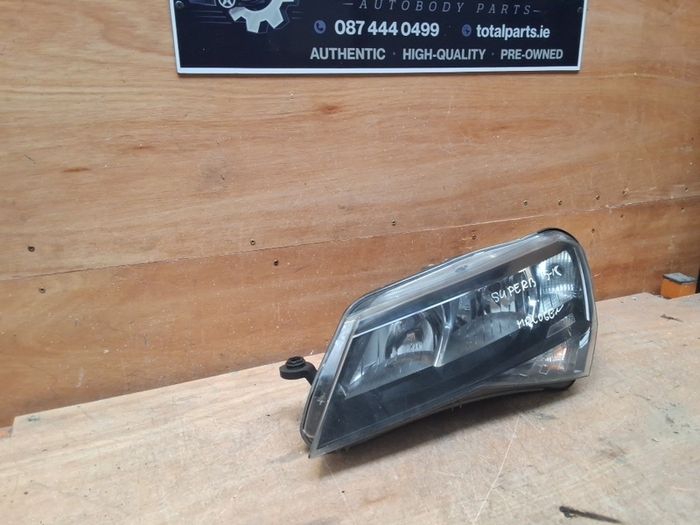 Skoda superb 2015-19 halogen headlight