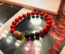 Buddha bracelet small size black and red solid stones