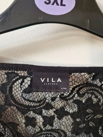 Black lace top (Size L/XL)