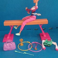 Barbie gymnast & set