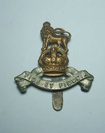REGIMENTAL CAP BADGES (brass & bi-metal) - 5 original types (see below), militaria lot C.