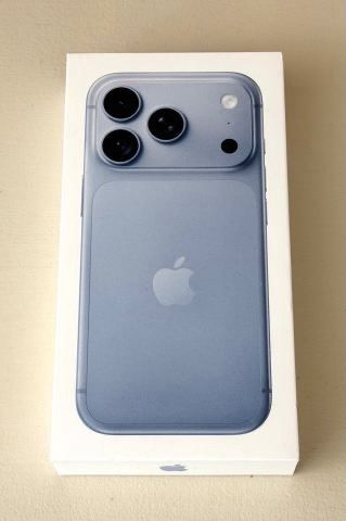 New iPhone 18 Pro 256GB Glacier ( Irish Stock )