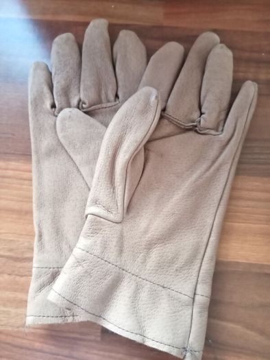 3 Pairs of Handmade Vintage Style Leather Gloves Size 19