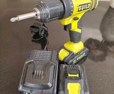 Battery Drill with 2 batteries