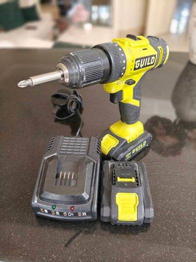 Battery Drill with 2 batteries