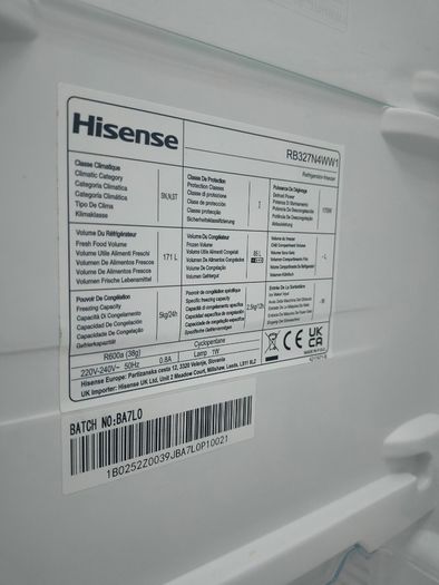 Hisense 60/40 Frost Free Fridge Freezer in excellent condition!