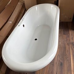 Free standing bath