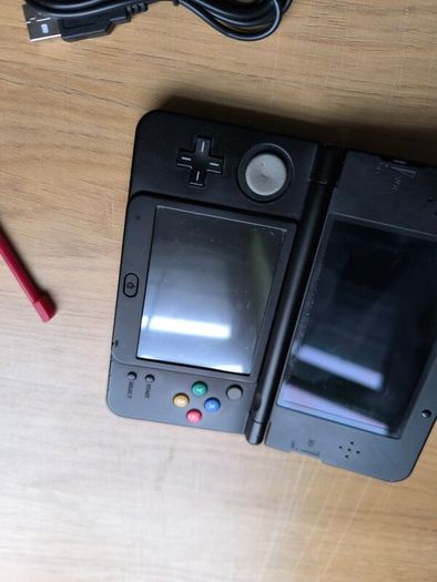 Nintendo New model 3DS with 20 games