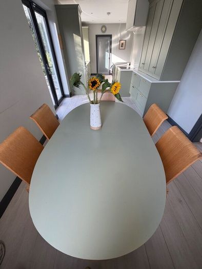Oval Dining table & 6 chairs