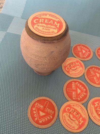 20 Vintage Cream pot Caps