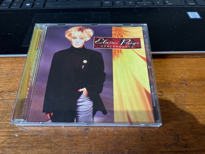 Elaine Paige - Performance