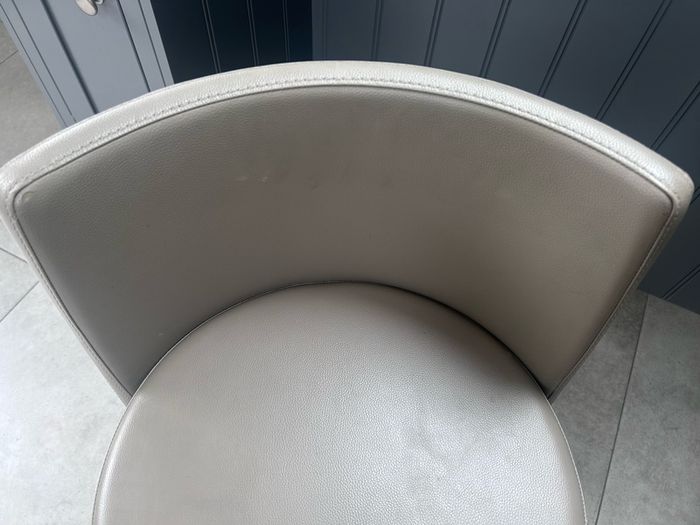 Faux leather, height adjustable kitchen stools