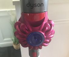Dyson V7