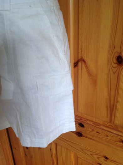 Size 10 White Linen Shorts