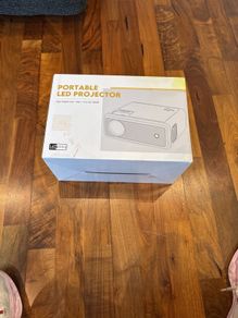 Portable LED Projector Full HD 1080P Brand New