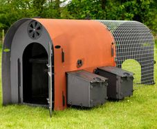 Plastic chicken coop medium