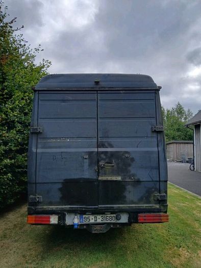 Vintage Mercedes 709d Camper Conversion