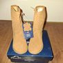 Gorgeous brand new leather boots size 7 jr Image 2