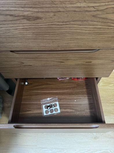 Tallboy chest of drawer
