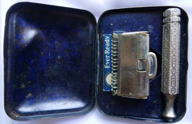 Vintage Ever-Ready Safety Razor Set in Case & Blades