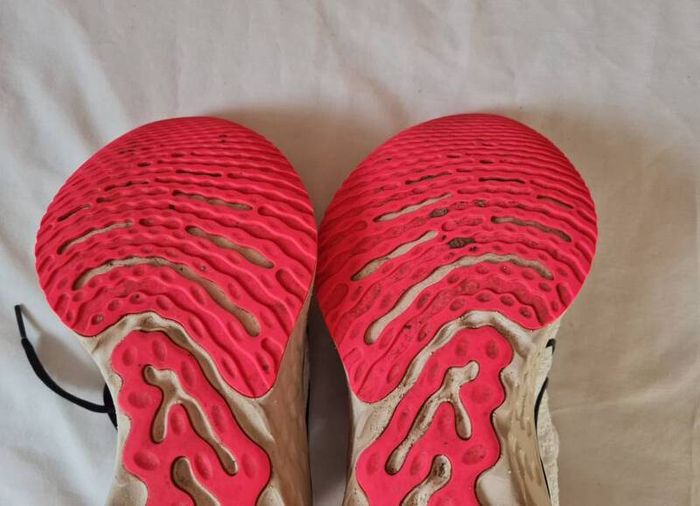 2022 nike react infinity flyknit 3 Size 7.5 eu 42 white/pink in excellent condition