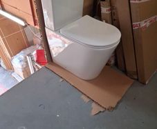 NEW Cc Pan cistern soft-close seat