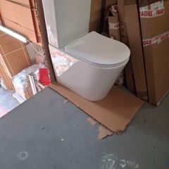NEW Cc Pan cistern soft-close seat