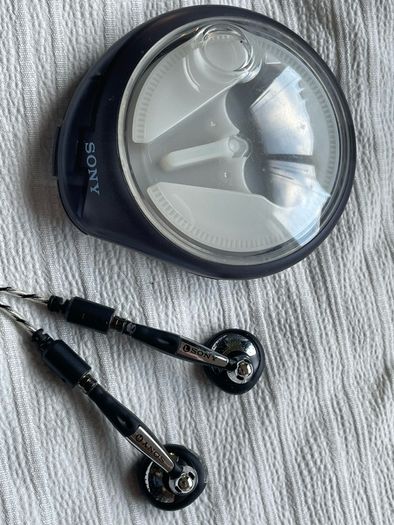 1995 Sony E888 flagship earbud