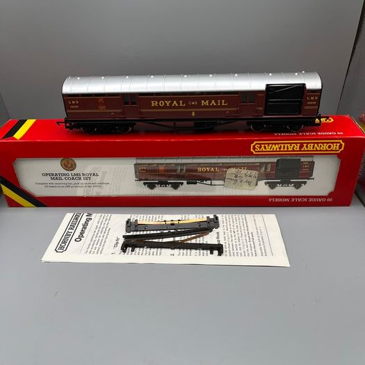 Hornby R413 Operating LMS Royal Mail Coach Set 30250 Boxed - Instructions - Mint