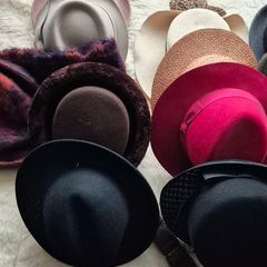 Ladies Hats x 25