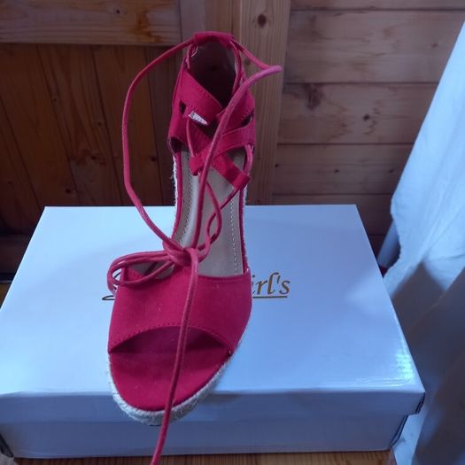 Beauty girls red wedges size 6