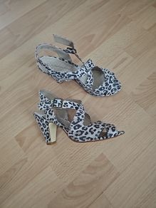 ladies sandals