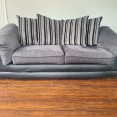 3 seater and 2 seater sofa suite
