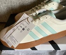Adidas V L court Size 5. New with Tags