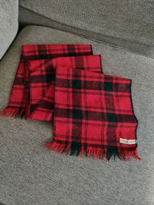 Vintage wool scarf Macquarrie Lochcarron Scotland 100% new wool in very good condition with no issues 150cm x 24cm FREE STANDARD POSTAGE INCLUDED